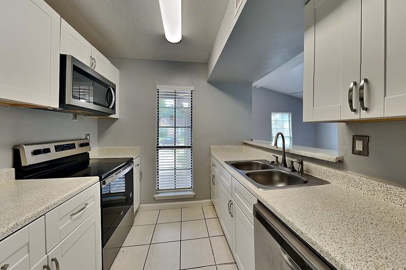 420 Dollins St - Photo 4 of 12