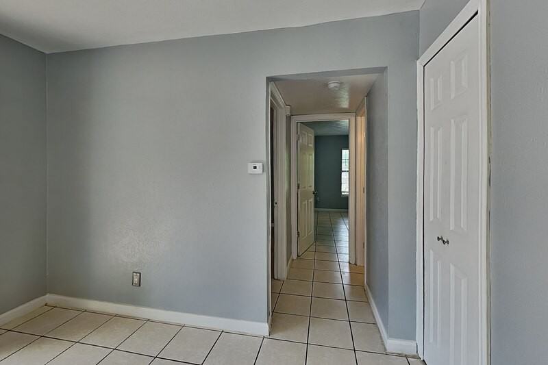 420 Dollins St - Photo 5 of 12