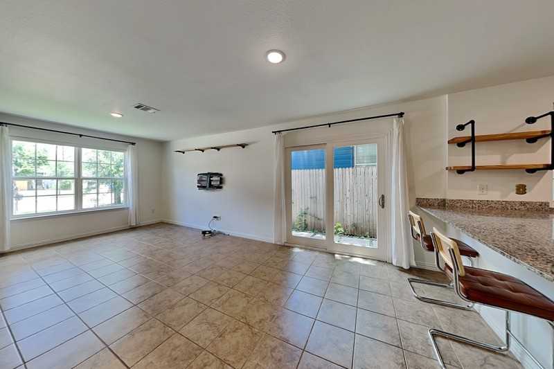 3321 Rutz St - Photo 3 of 18