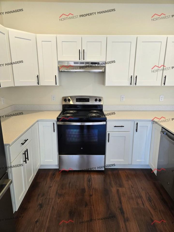 R313A - Cascade School Apts. - Photo 7 of 15