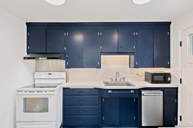 611 N 143rd St - Photo 2 of 20