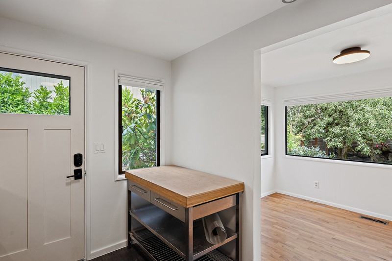 611 N 143rd St - Photo 4 of 20