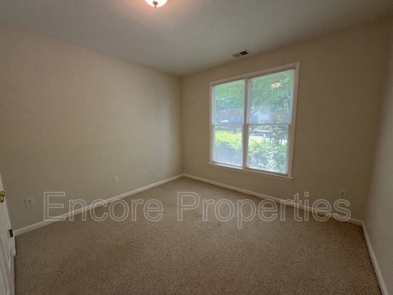 800 Savannah Ridge Rd #101 - Photo 7 of 14