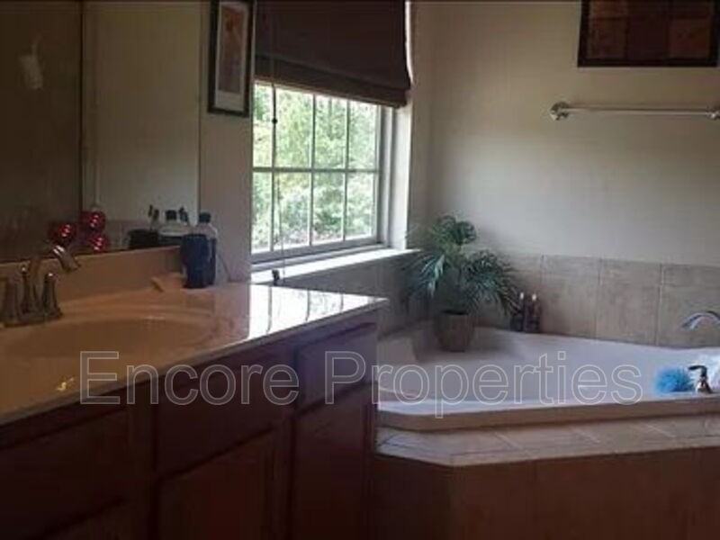 1040 Pueblo Ridge Pl - Photo 2 of 7