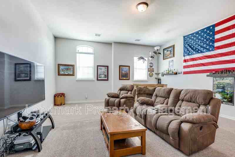 672 Harris Ridge Dr - Photo 4 of 25