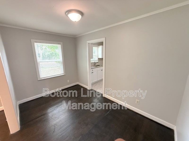 214 S Gardner Ave - Photo 6 of 15