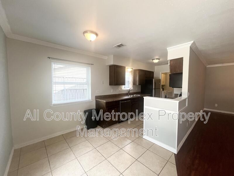 431 Malden Dr - Photo 4 of 10