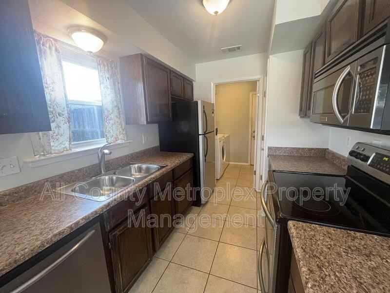 431 Malden Dr - Photo 5 of 10
