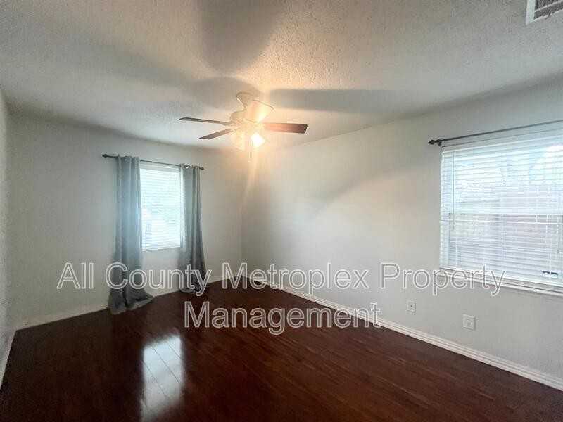 431 Malden Dr - Photo 6 of 10
