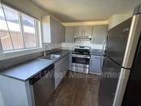 319 Neavenue #D - Photo 1 of 1