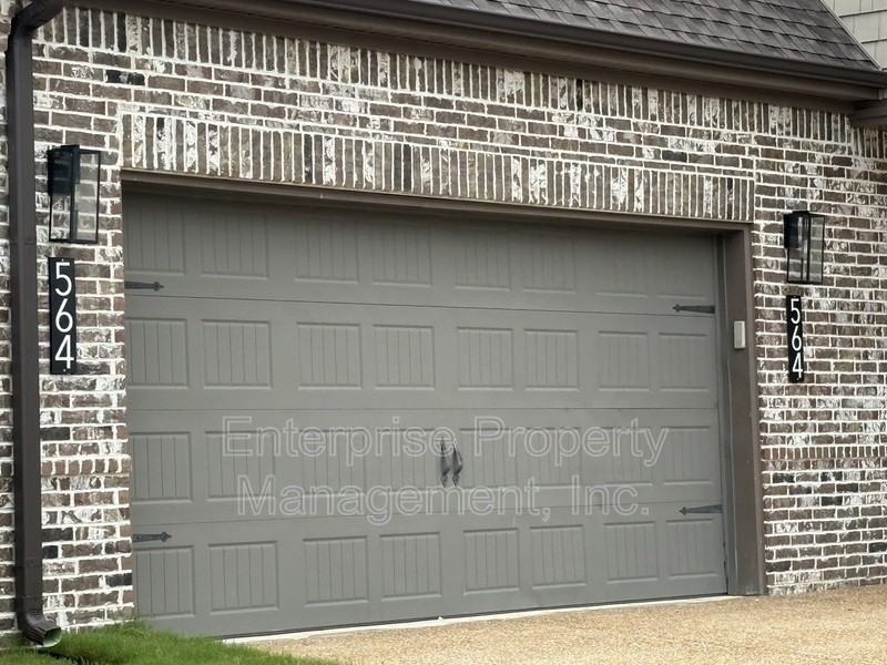 564 Holden Dr - Photo 3 of 29