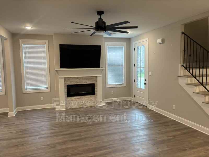 564 Holden Dr - Photo 6 of 29