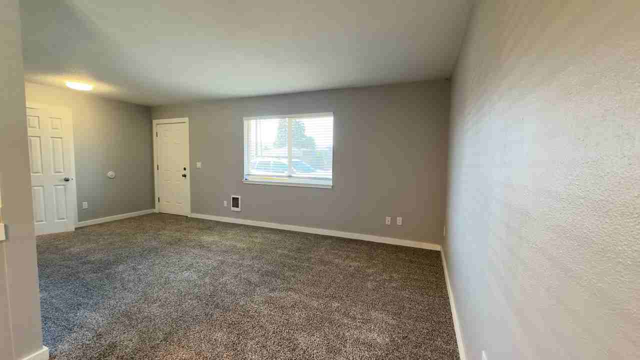 1320 Belmont Ave - Photo 3 of 12
