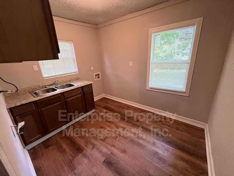 677 Buntyn St #3 - Photo 4 of 11