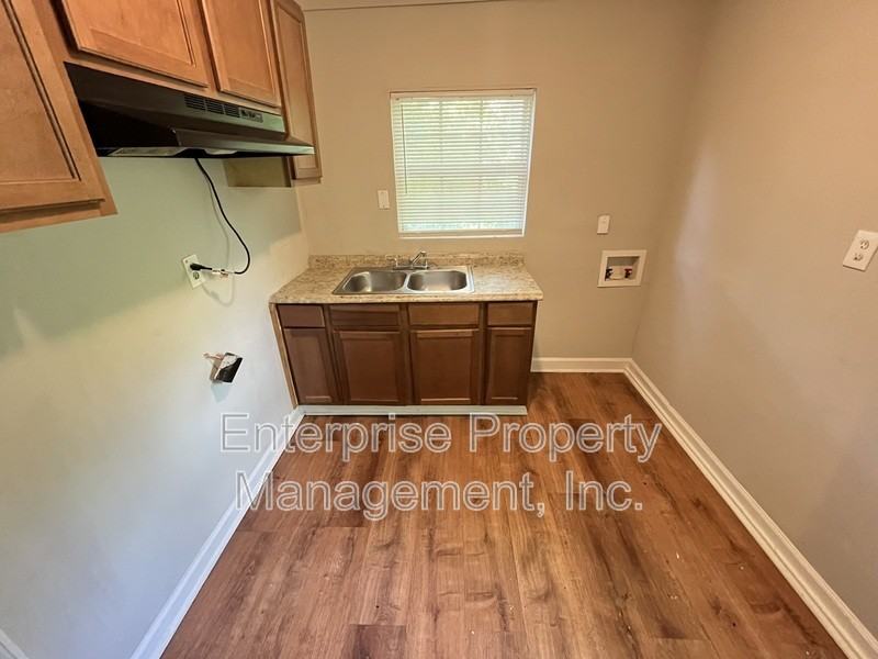 677 Buntyn St #3 - Photo 5 of 11