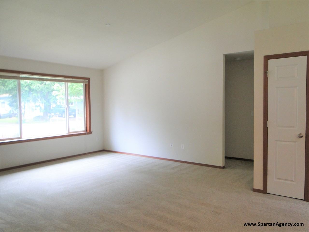 9409 202nd Avenue East - Photo 4 of 14