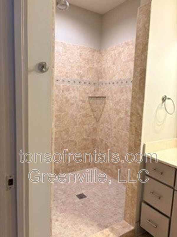 98 E Mcbee Ave #306 - Photo 4 of 9