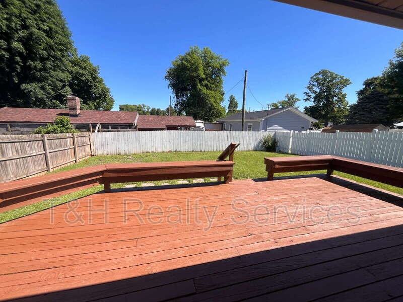 110 Pennsylvania Ct - Photo 6 of 25