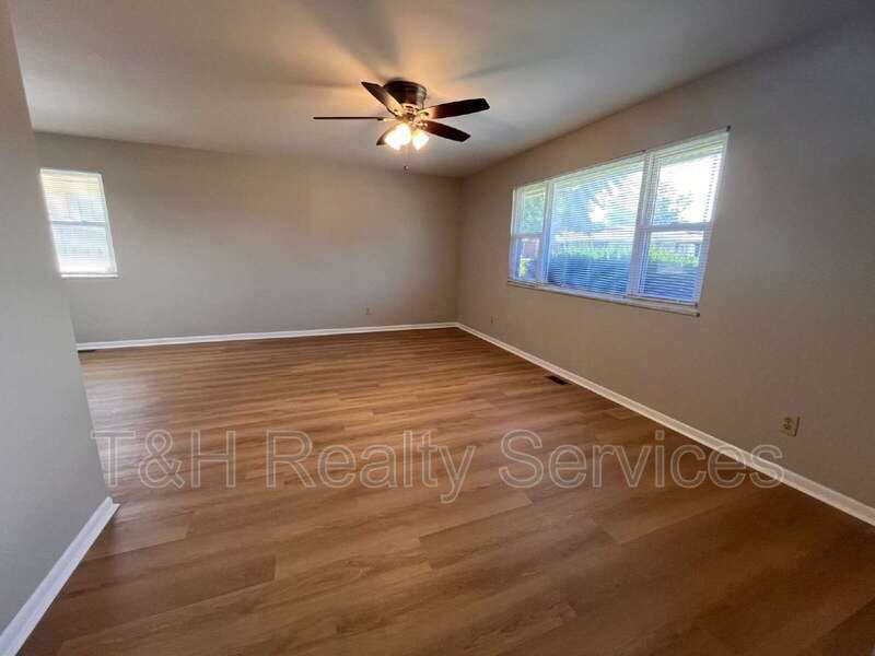 110 Pennsylvania Ct - Photo 7 of 25