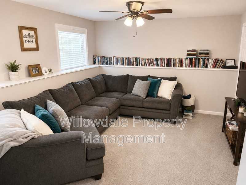 2140 Mariner Cir - Photo 5 of 13