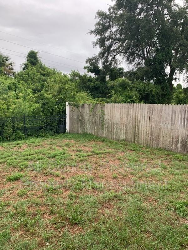 1149 Macon Dr - Photo 5 of 37
