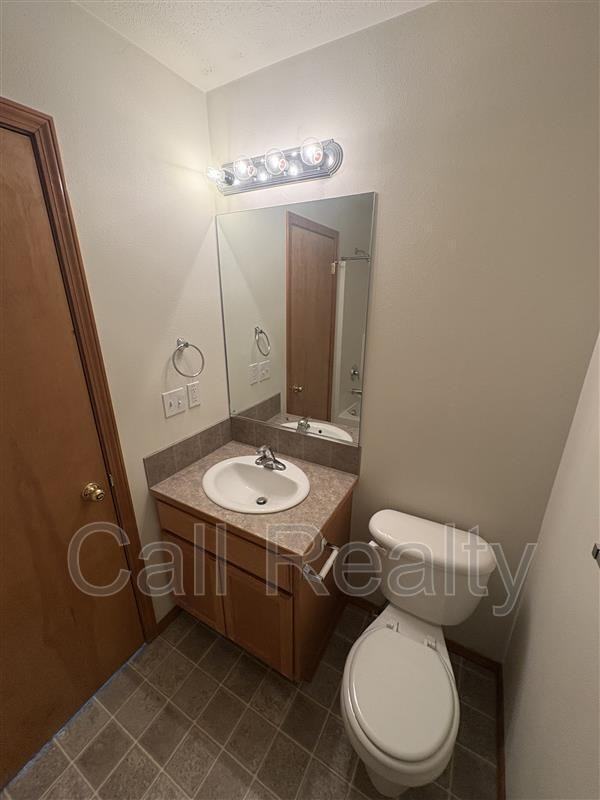 18716 E Augusta Ct - Photo 5 of 18