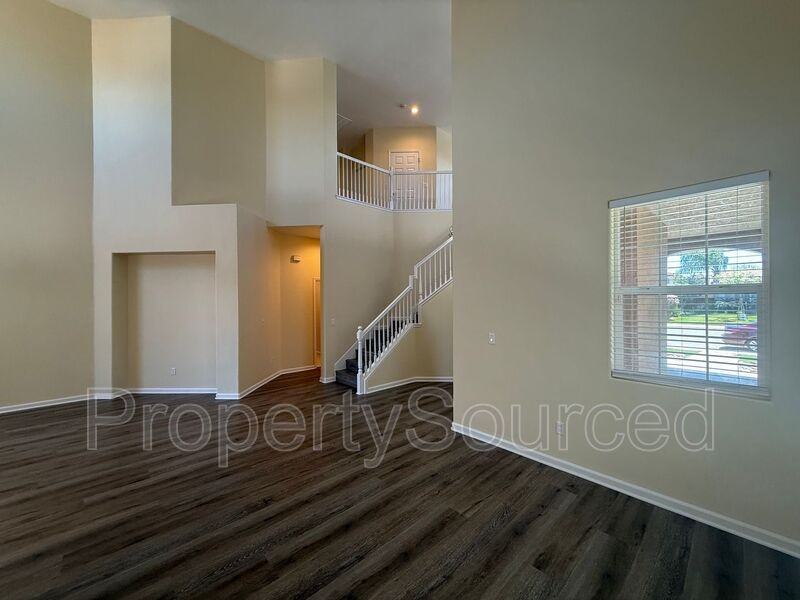 1633 Sparrowhawk St - Photo 5 of 50