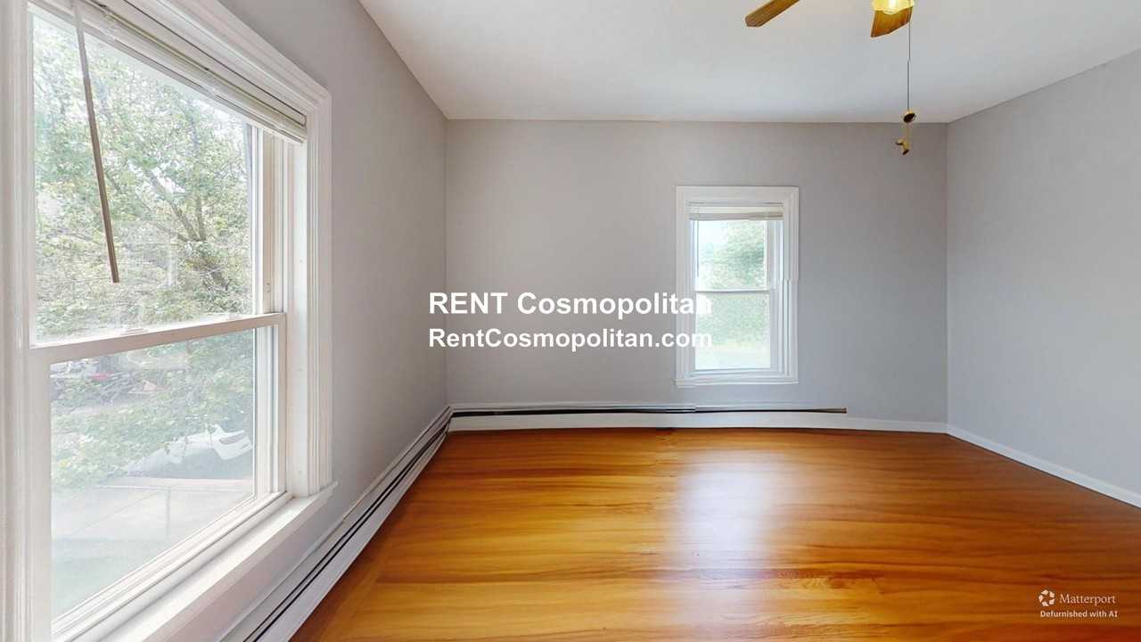 36 Lawrence St #2 - Photo 3 of 13