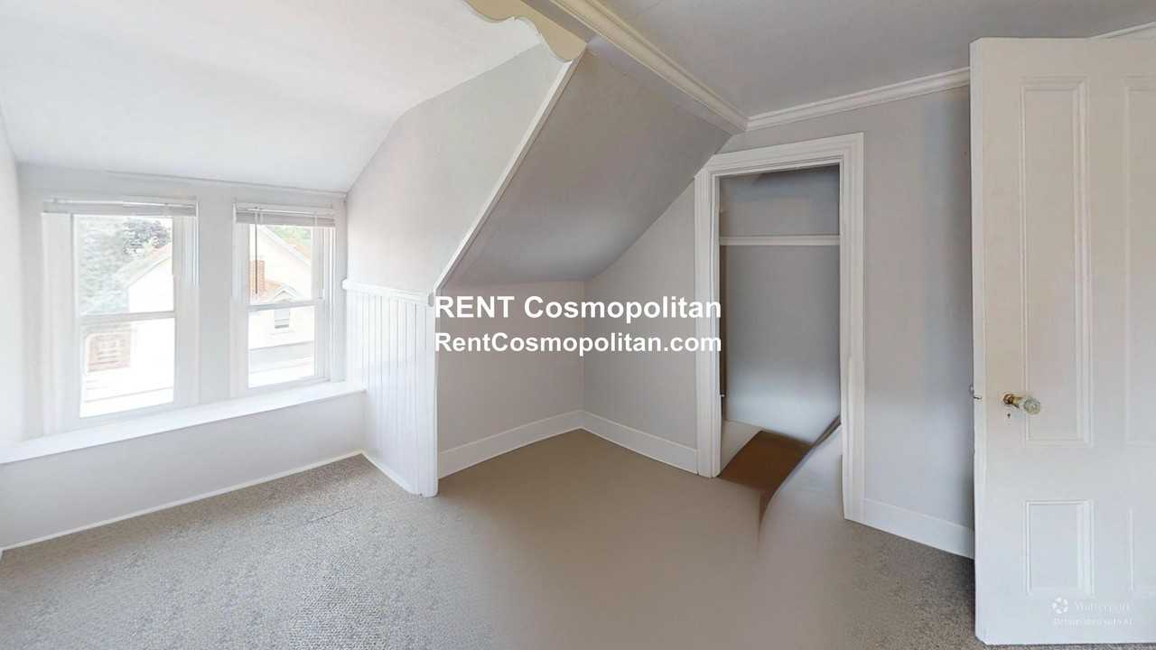 36 Lawrence St #2 - Photo 4 of 13