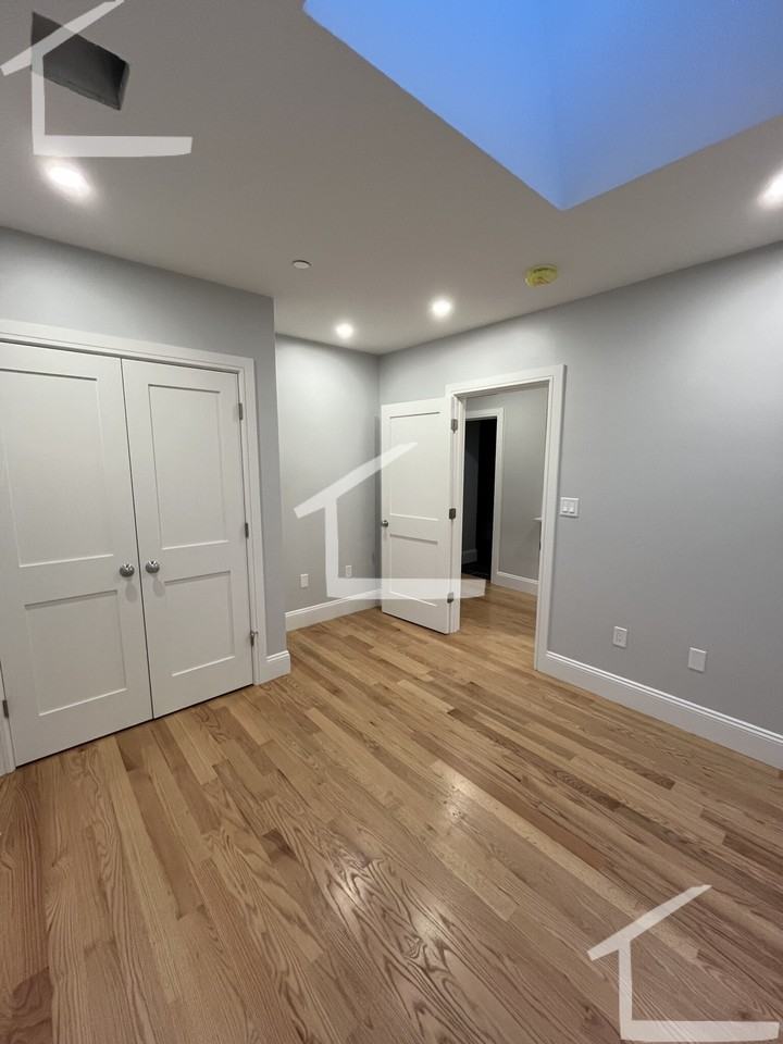 Shepard St #4 - Photo 6 of 25