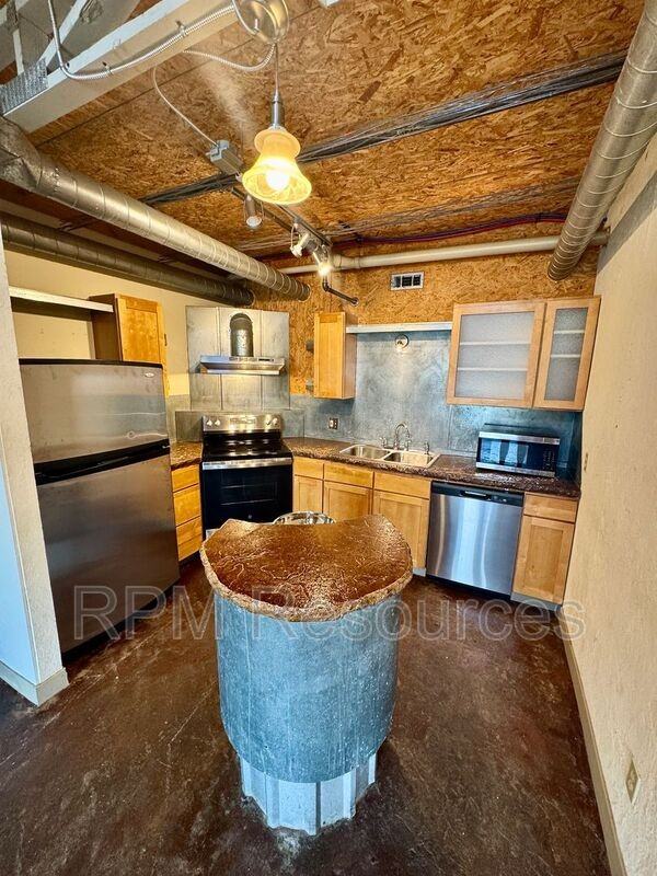 300 Summit Ridge Dr - Photo 5 of 15