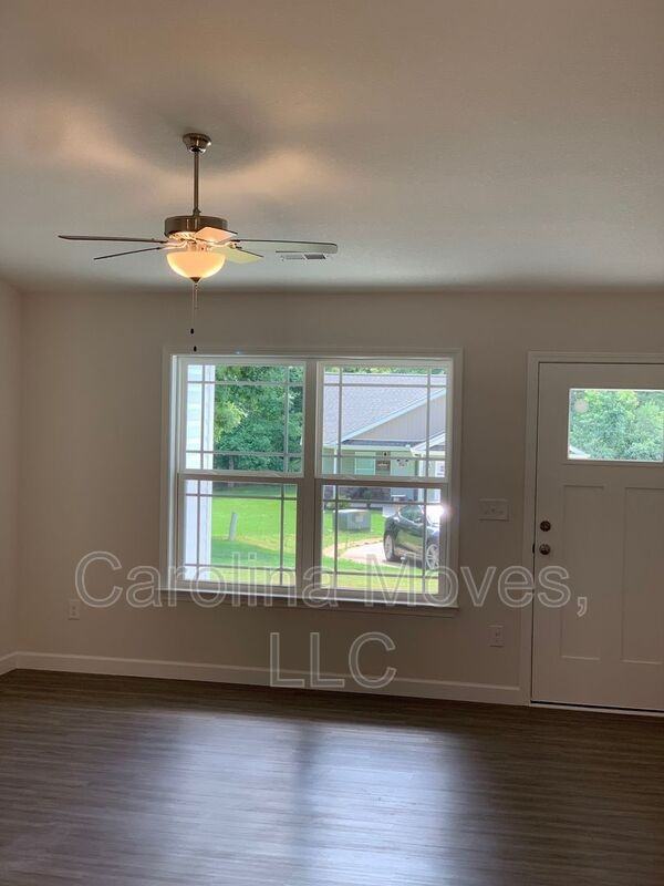 147 Cosmos Ln - Photo 2 of 14