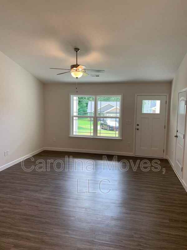 147 Cosmos Ln - Photo 3 of 14