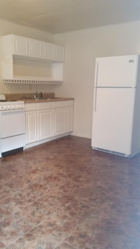 627 Longview St - Photo 2 of 11