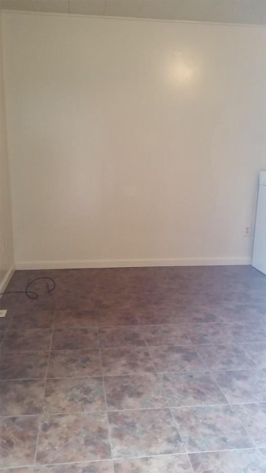 627 Longview St - Photo 3 of 11