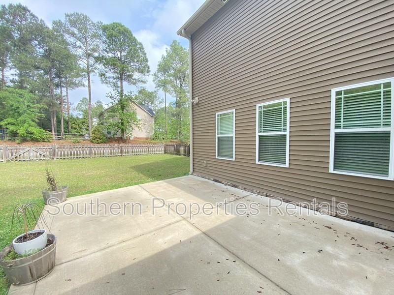 351 Maplewood Dr - Photo 3 of 27