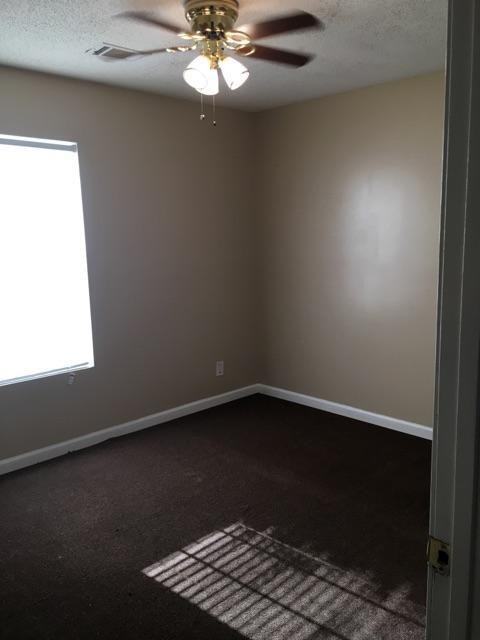 621 North Wilkinson Street - Photo 7 of 34