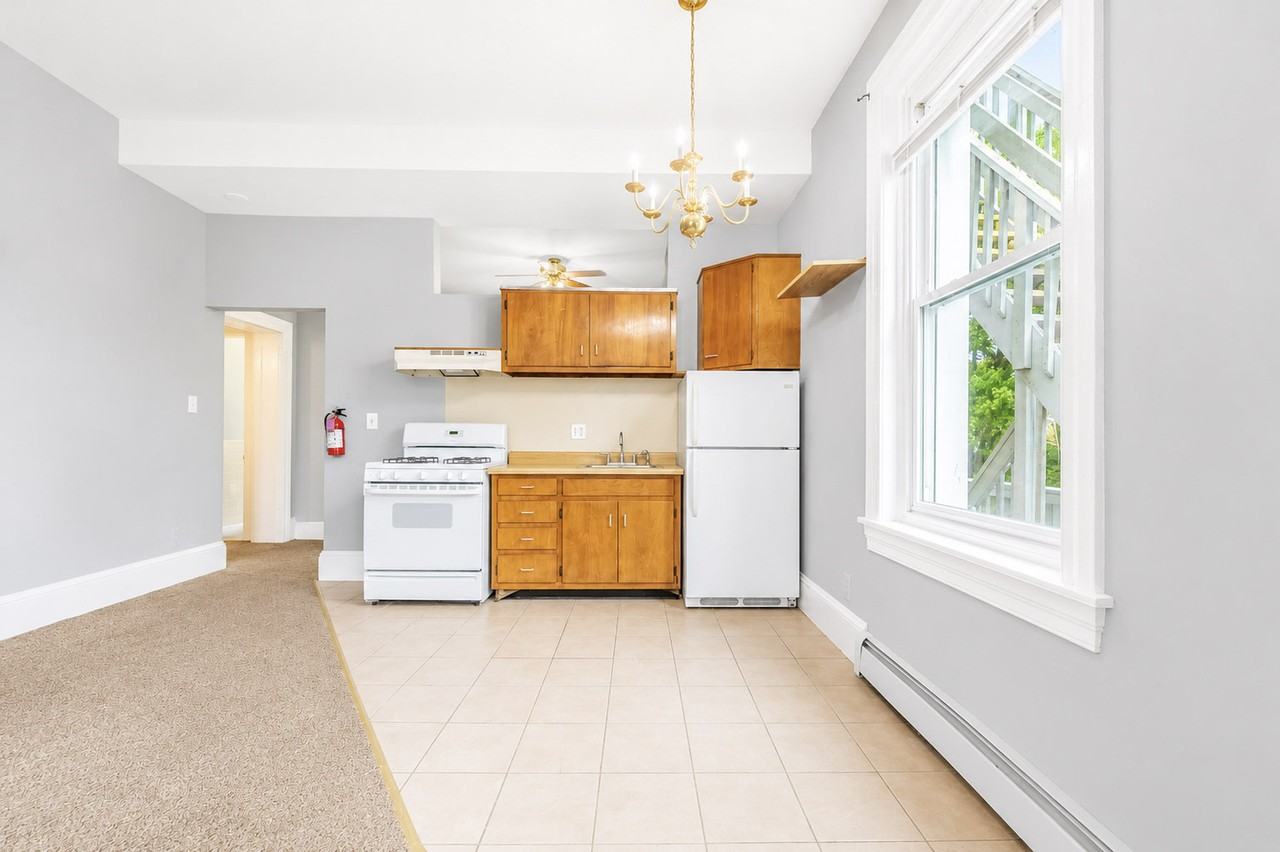 239 Vine St - Photo 2 of 7