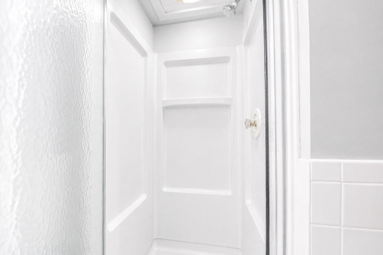 239 Vine St - Photo 5 of 7