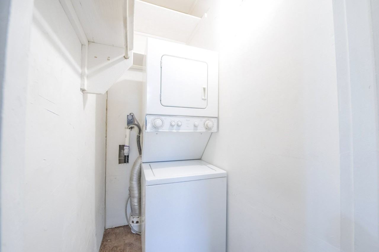 239 Vine St - Photo 6 of 7