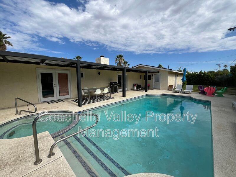 2960 N Cypress Rd - Photo 4 of 39