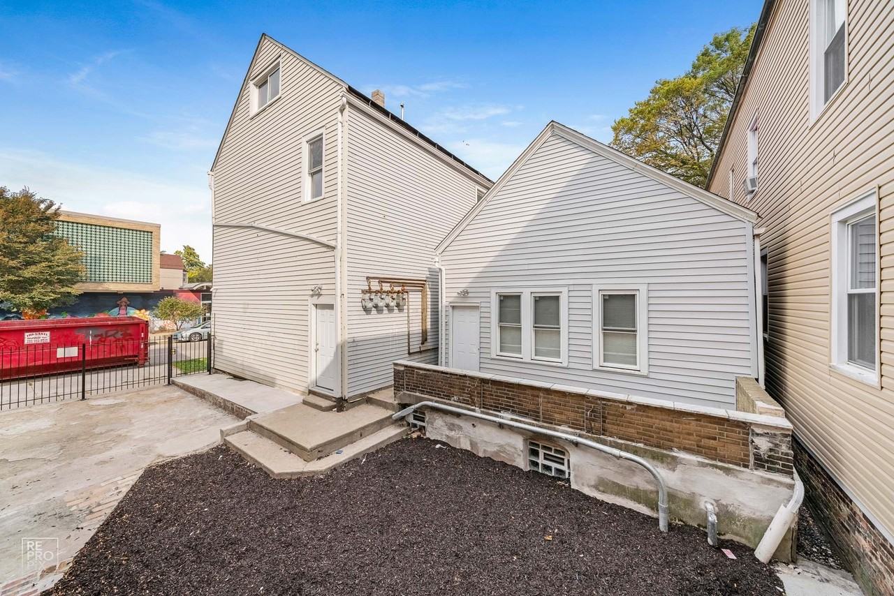 4800 South Winchester Avenue - Photo 2 of 31