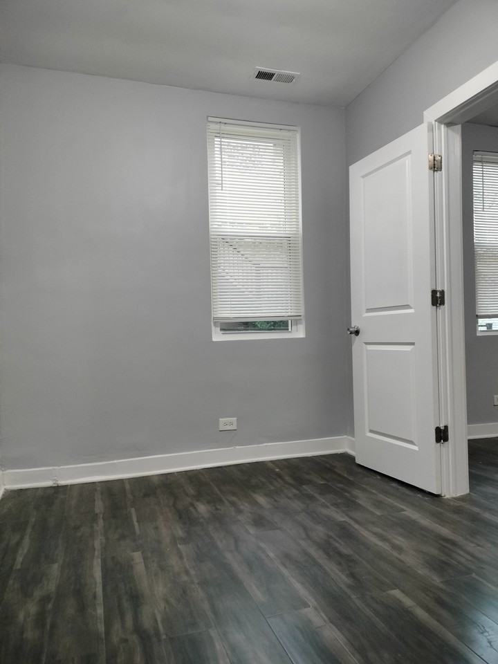 4800 South Winchester Avenue - Photo 5 of 31