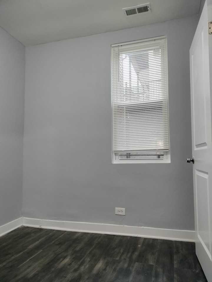 4800 South Winchester Avenue - Photo 6 of 31