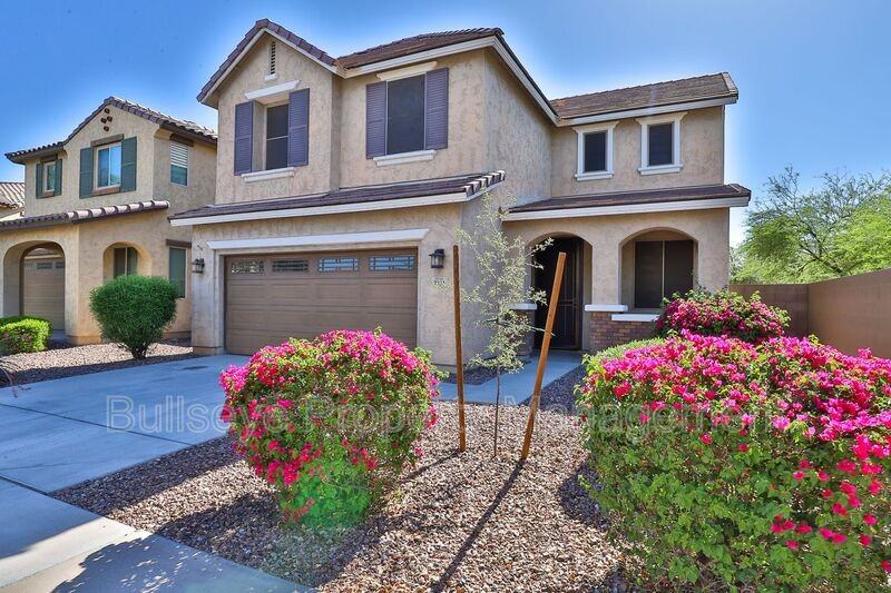 7321 N 89th Dr - Photo 4 of 35