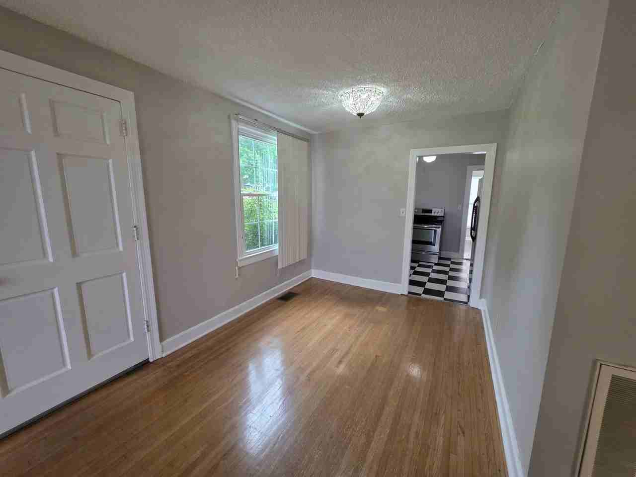1518 Marwood Ln - Photo 4 of 17