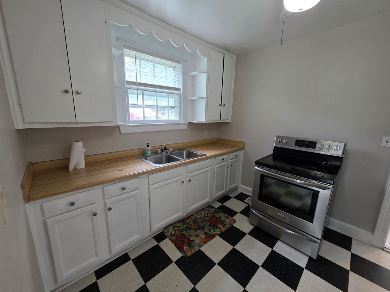 1518 Marwood Ln - Photo 5 of 17