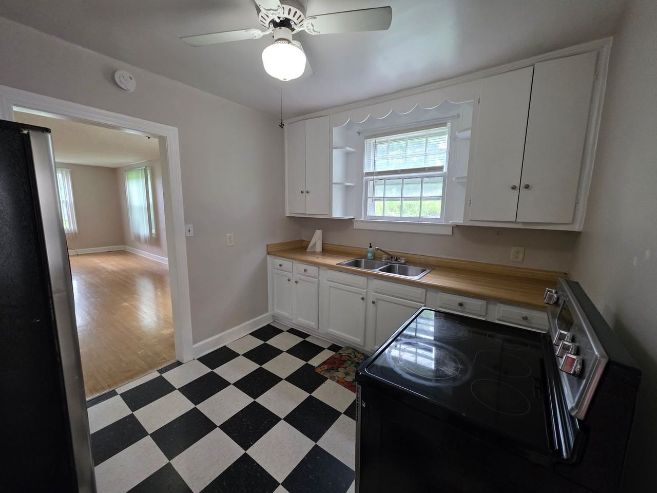 1518 Marwood Ln - Photo 6 of 17