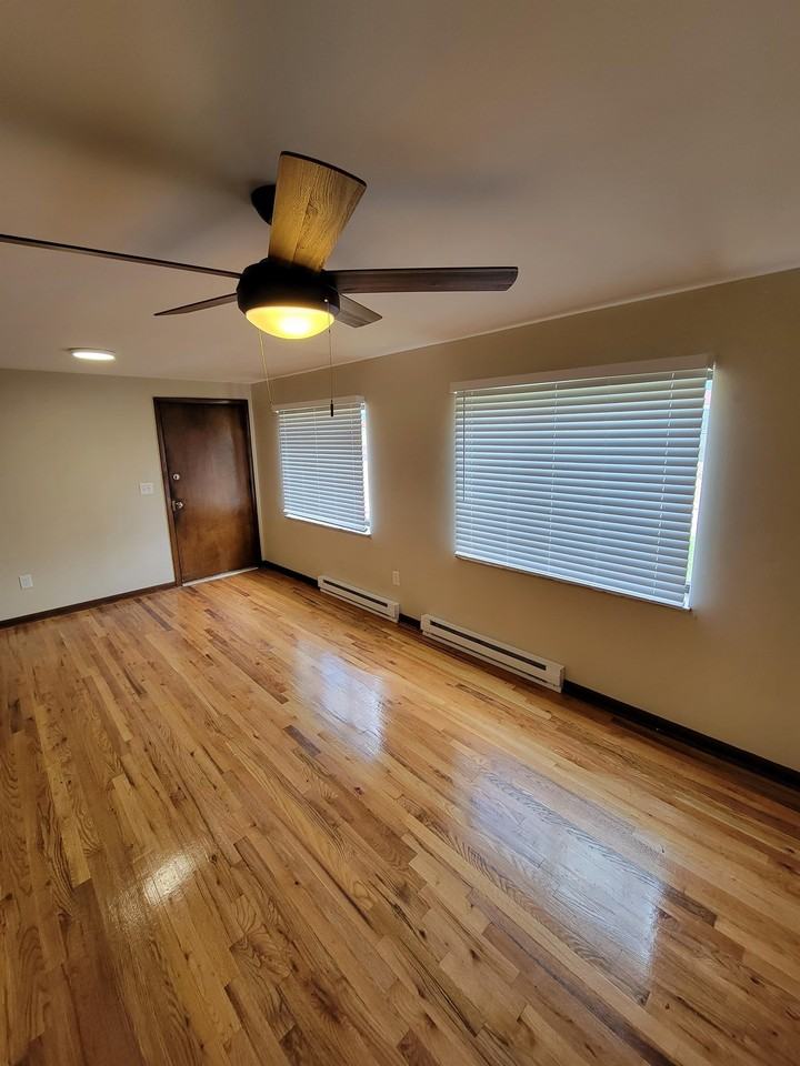 2121 Clayton Avenue - Photo 3 of 11