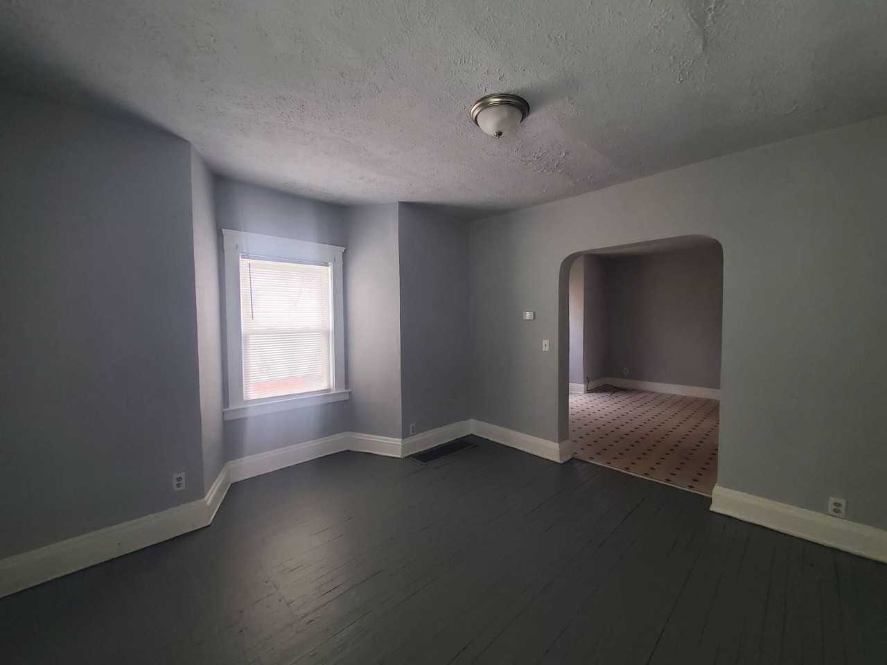 3415 E 114th St - Photo 5 of 36